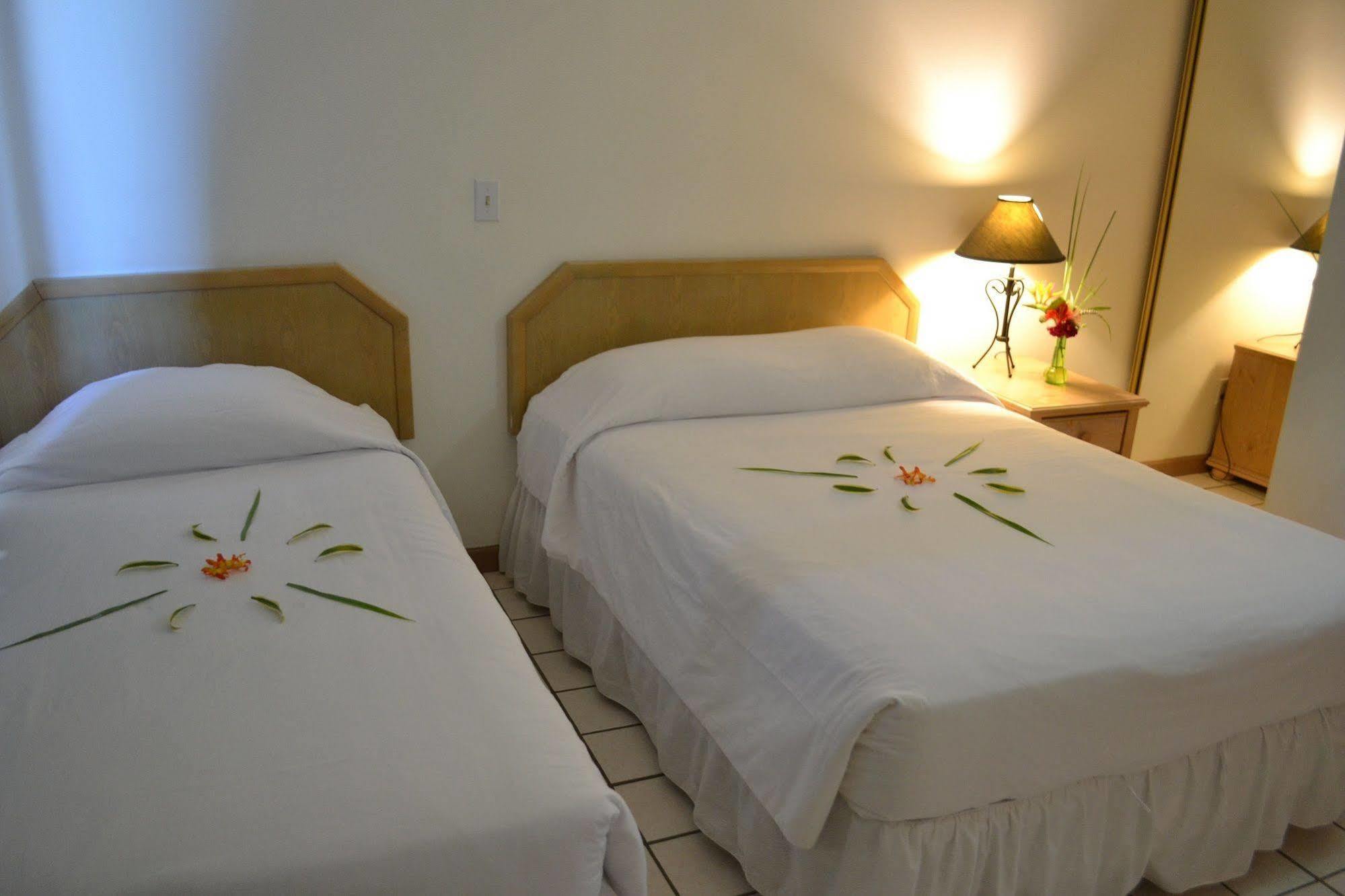 West Plaza Malakal Hotel Koror Eksteriør billede