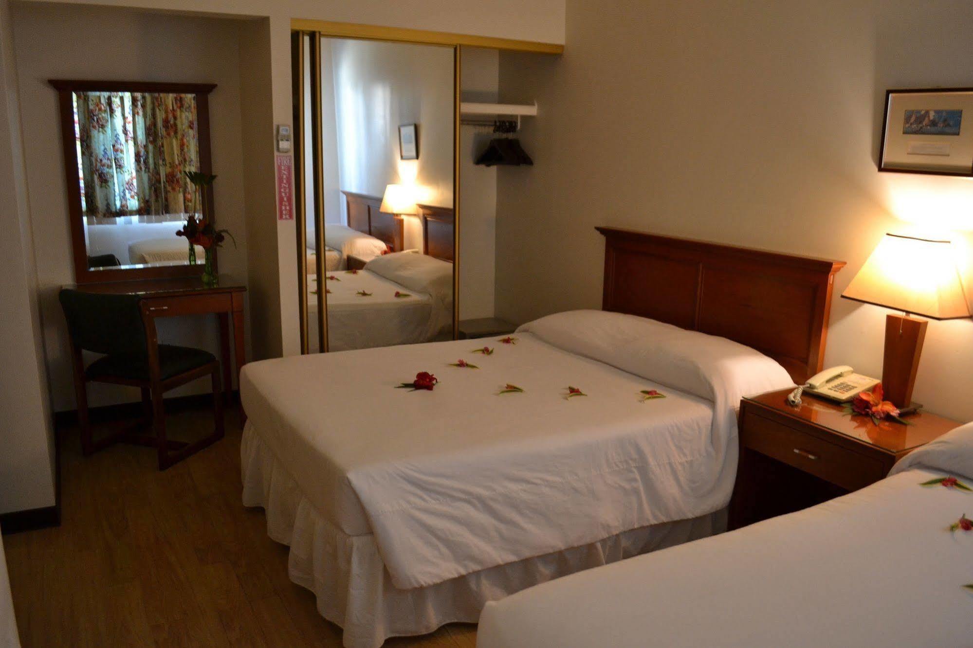 West Plaza Malakal Hotel Koror Eksteriør billede